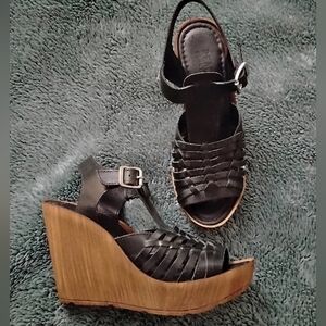 Kenneth Cole Reaction Wedges Sandals Women's Size 5